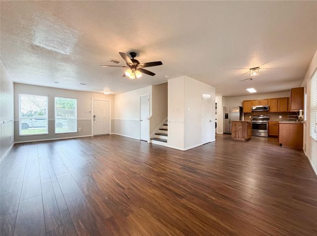 9881 Hyacinth Way, Conroe, TX 77385