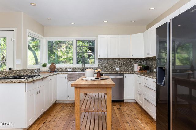 4086 Hampstead Road, La Canada Flintridge, CA 91011