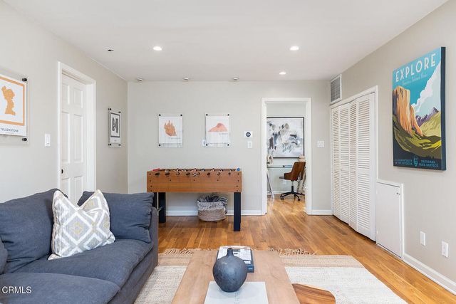 4086 Hampstead Road, La Canada Flintridge, CA 91011
