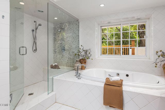 4086 Hampstead Road, La Canada Flintridge, CA 91011
