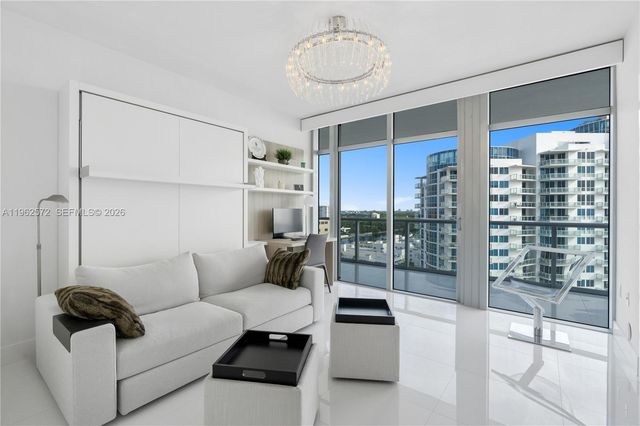 3737 Collins Ave S-1501, Miami Beach, FL 33140
