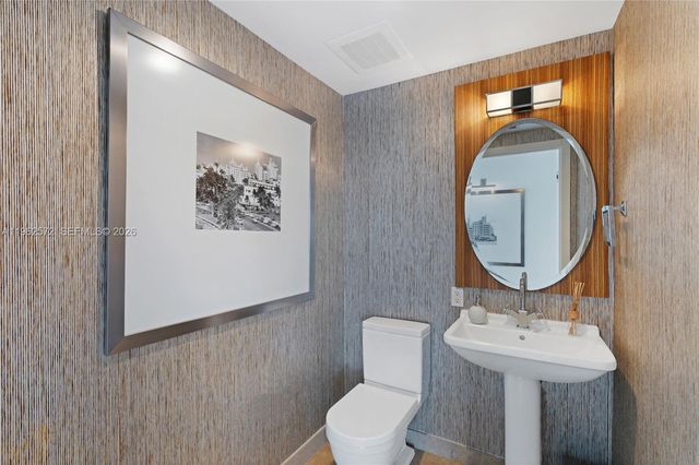 3737 Collins Ave S-1501, Miami Beach, FL 33140