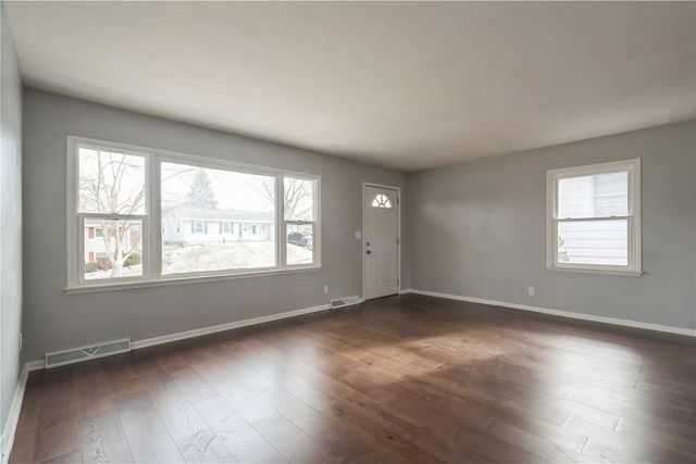 1325 36th Street SE, Cedar Rapids, IA 52403