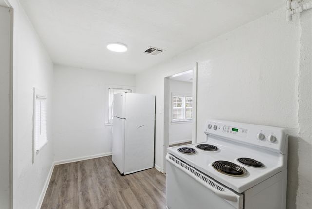 1801 S Glenn, Wichita, KS 67203