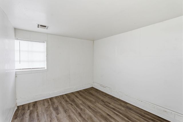 1801 S Glenn, Wichita, KS 67203