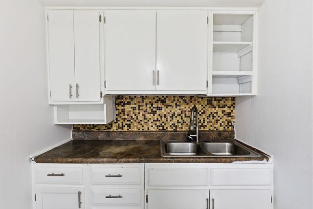 1801 S Glenn, Wichita, KS 67203