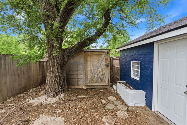 1801 S Glenn, Wichita, KS 67203