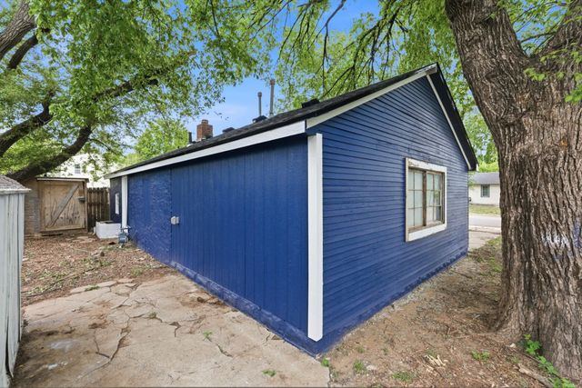 1801 S Glenn, Wichita, KS 67203