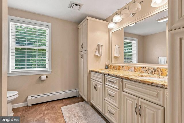 416 DUTTON MILL RD, Malvern, PA 19355