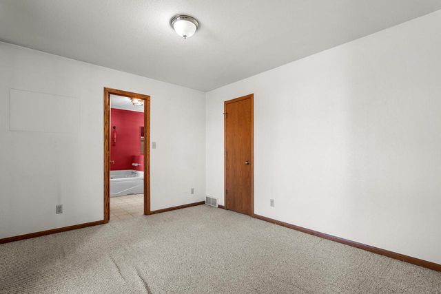 N6957 Jennifer DRIVE, Plymouth, WI 53073