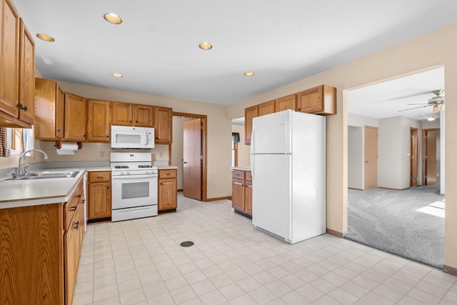 N6957 Jennifer DRIVE, Plymouth, WI 53073