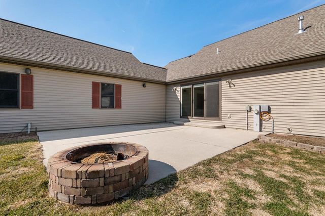 N6957 Jennifer DRIVE, Plymouth, WI 53073