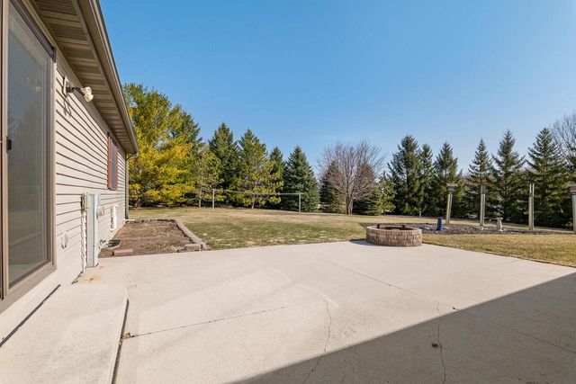 N6957 Jennifer DRIVE, Plymouth, WI 53073