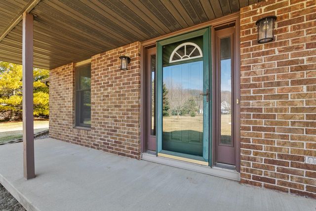 N6957 Jennifer DRIVE, Plymouth, WI 53073