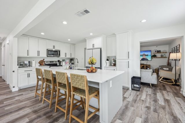 1601 Rindie Street, Irving, TX 75060