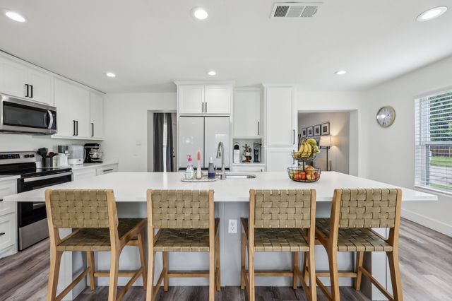 1601 Rindie Street, Irving, TX 75060