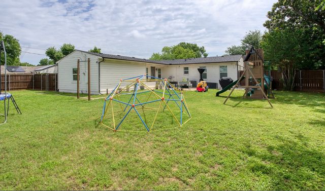 1601 Rindie Street, Irving, TX 75060