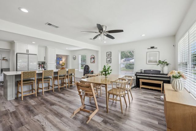 1601 Rindie Street, Irving, TX 75060