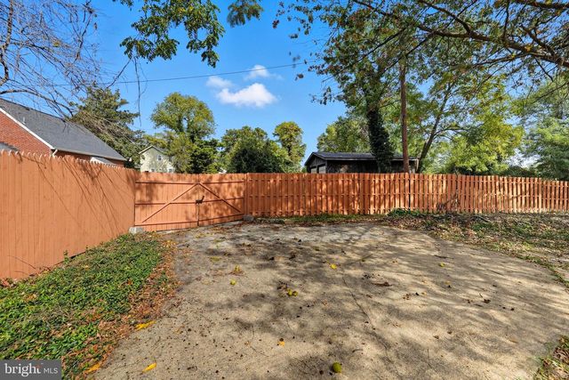 140 WILMINGTON PL SE, Washington, DC 20032