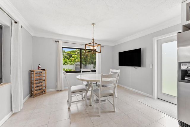 728 NE 9TH Avenue, Boynton Beach, FL 33435