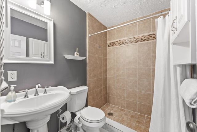728 NE 9TH Avenue, Boynton Beach, FL 33435