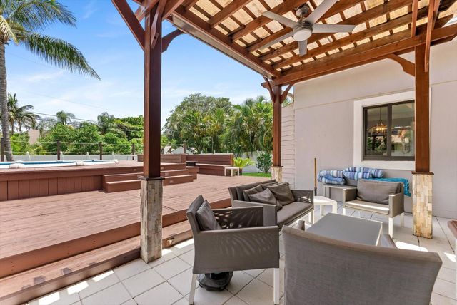 728 NE 9TH Avenue, Boynton Beach, FL 33435