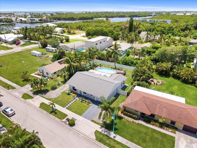728 NE 9TH Avenue, Boynton Beach, FL 33435