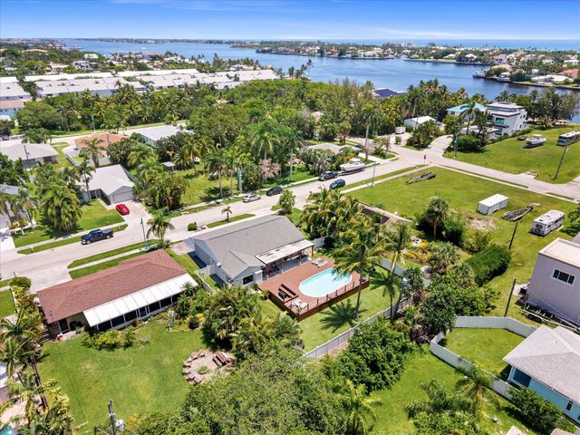728 NE 9TH Avenue, Boynton Beach, FL 33435