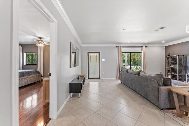 728 NE 9TH Avenue, Boynton Beach, FL 33435