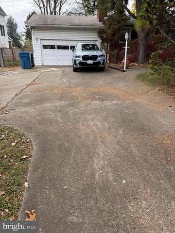 2540 FLINT HILL RD, Vienna, VA 22181