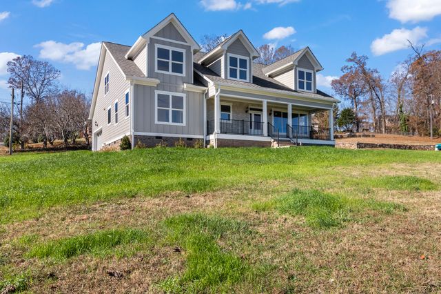 8211 Snow Hill Road, Ooltewah, TN 37363