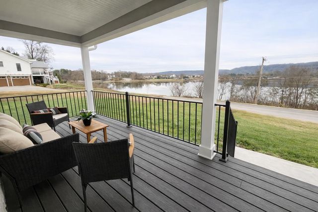 8211 Snow Hill Road, Ooltewah, TN 37363