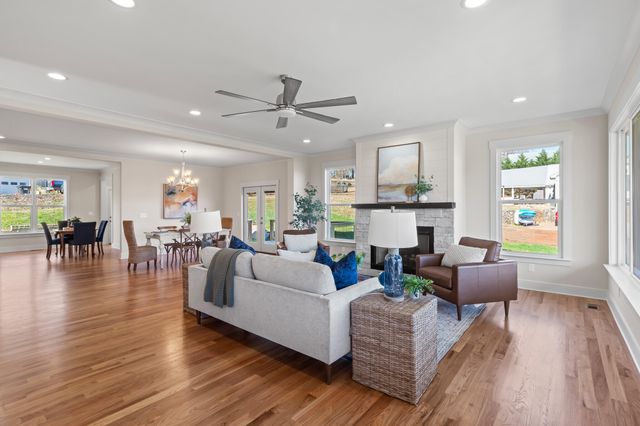 8211 Snow Hill Road, Ooltewah, TN 37363