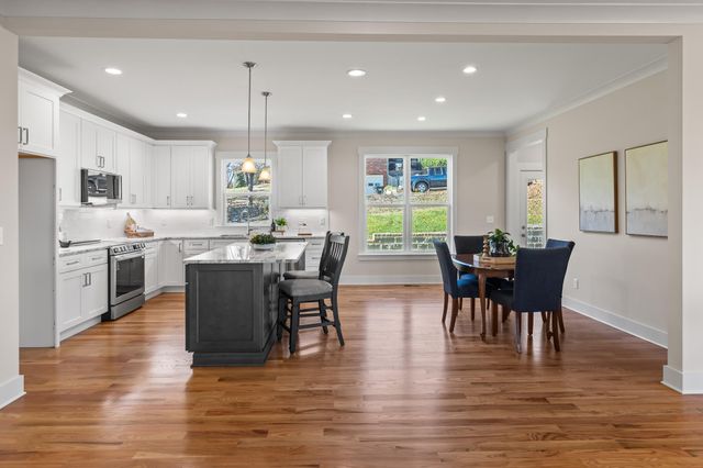 8211 Snow Hill Road, Ooltewah, TN 37363