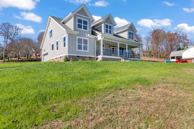 8211 Snow Hill Road, Ooltewah, TN 37363