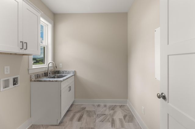 8211 Snow Hill Road, Ooltewah, TN 37363