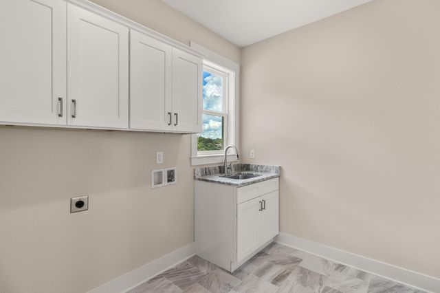 8211 Snow Hill Road, Ooltewah, TN 37363