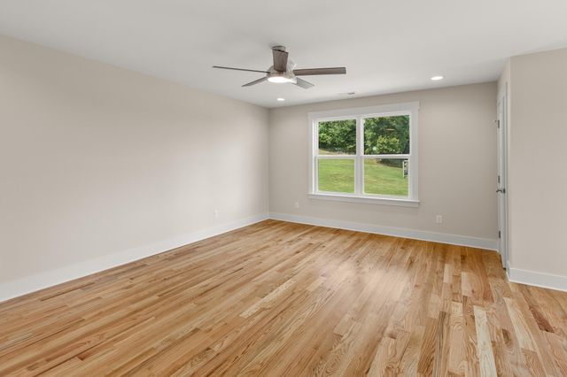 8211 Snow Hill Road, Ooltewah, TN 37363