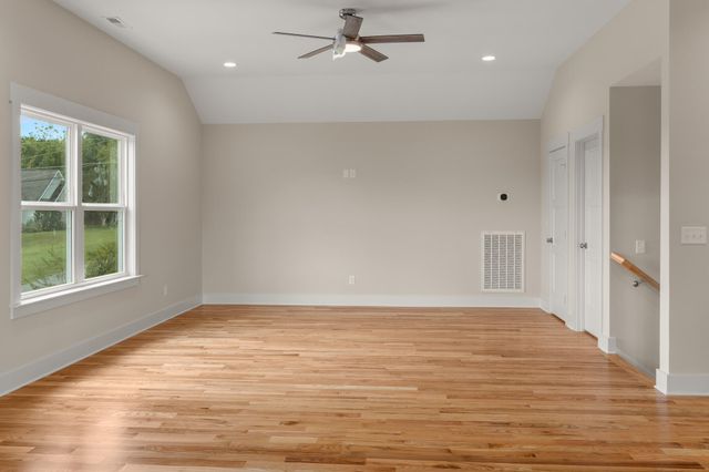 8211 Snow Hill Road, Ooltewah, TN 37363