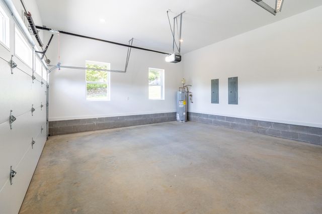 8211 Snow Hill Road, Ooltewah, TN 37363