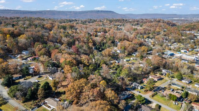 8211 Snow Hill Road, Ooltewah, TN 37363