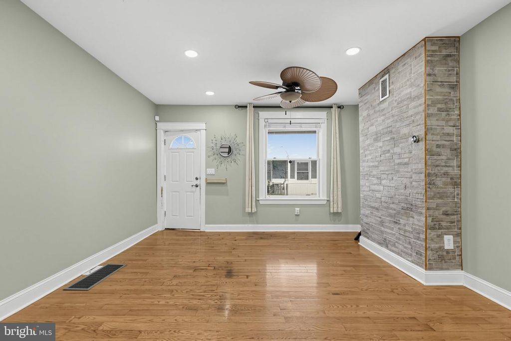 1914 S BEECHWOOD ST, PHILADELPHIA, PA 19145 — photo 4