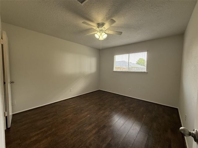 8306 Bee Meadow Lane, Houston, TX 77489