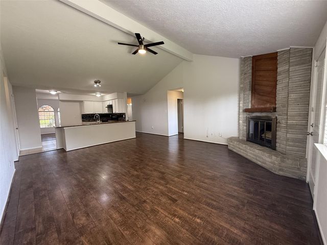 8306 Bee Meadow Lane, Houston, TX 77489