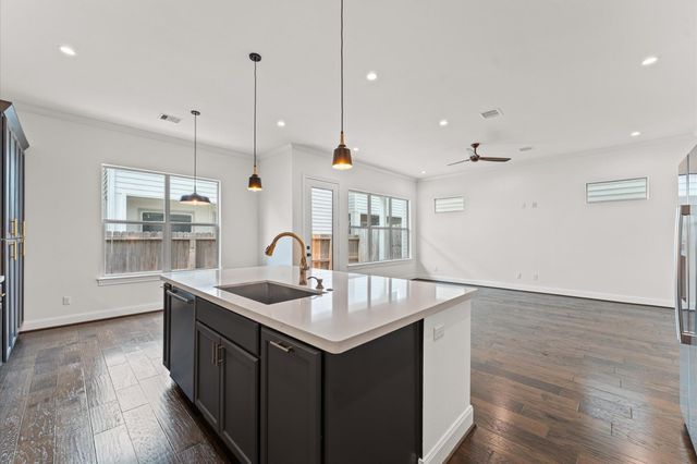 8806 Hollywood Garden Lane Lane, Houston, TX 77080