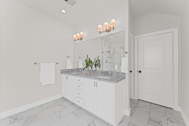 8806 Hollywood Garden Lane Lane, Houston, TX 77080