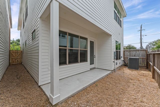 8806 Hollywood Garden Lane Lane, Houston, TX 77080
