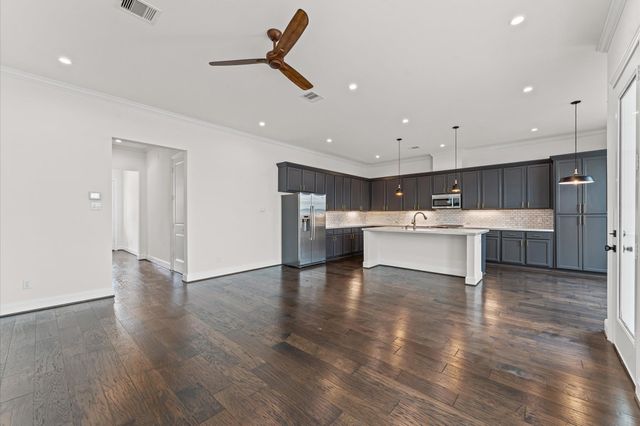 8806 Hollywood Garden Lane Lane, Houston, TX 77080