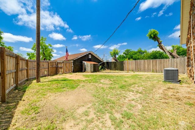 415 E Harris Ave, San Angelo, TX 76903
