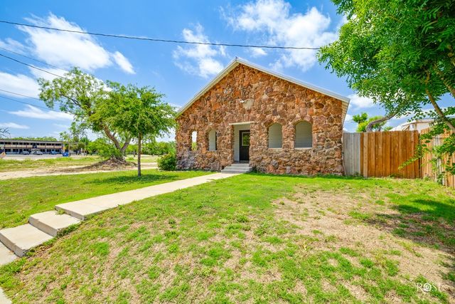 415 E Harris Ave, San Angelo, TX 76903